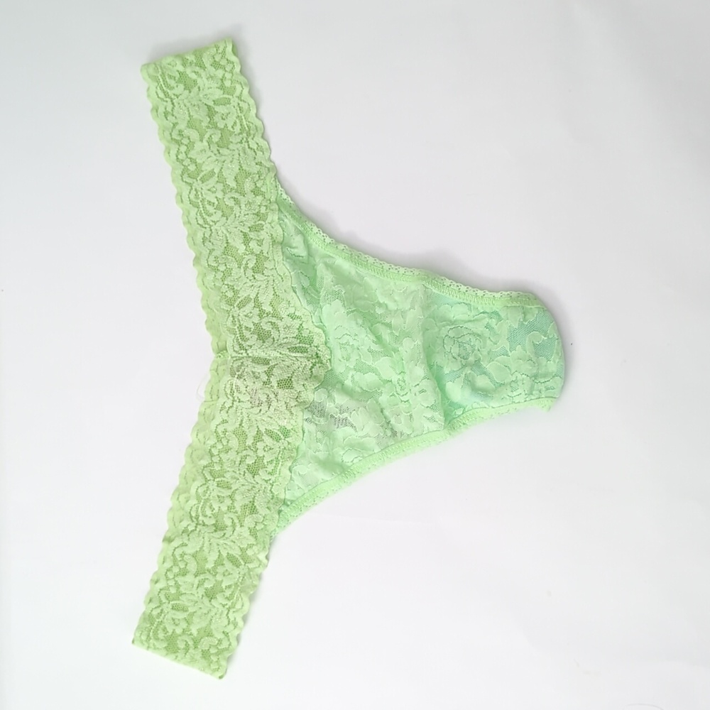 Hanky Panky Signature Lace Original Rise Thong - Pastel Green